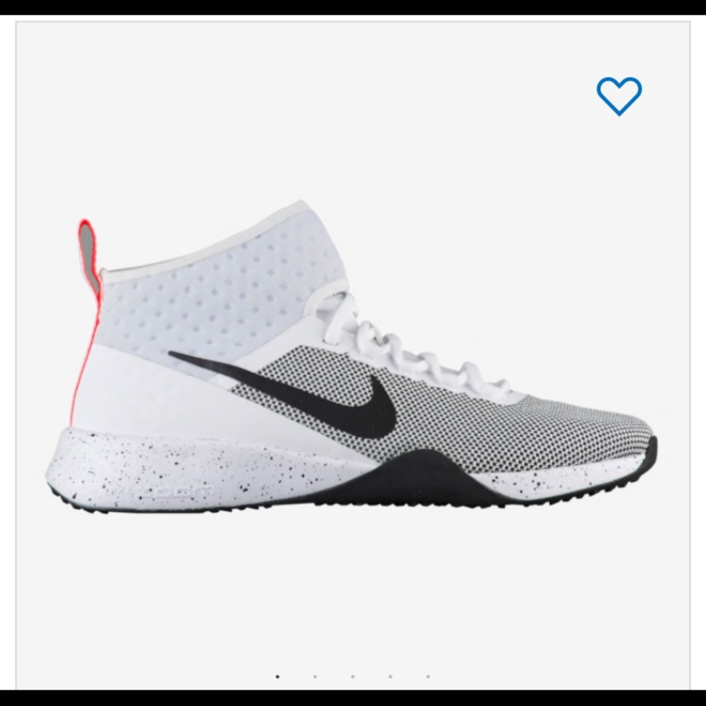 Nike Air Zoom Strong 7